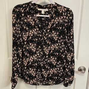 LC Lauren Conrad Long Roll Tab Sleeve Hearts Blouse | Size Small | EUC